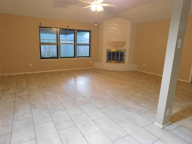 1115 Harpings Way Way, Crosby, TX 77532