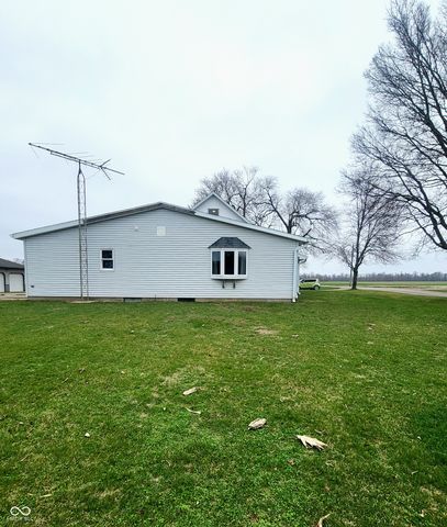 2554 S Barker Road, Veedersburg, IN 47987