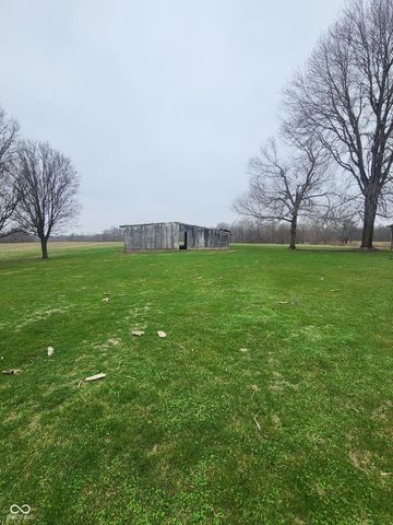 2554 S Barker Road, Veedersburg, IN 47987