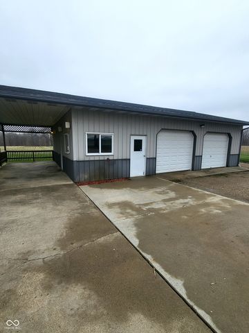 2554 S Barker Road, Veedersburg, IN 47987