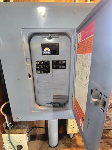 2554 S Barker Road, Veedersburg, IN 47987