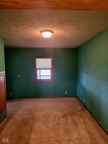 2554 S Barker Road, Veedersburg, IN 47987