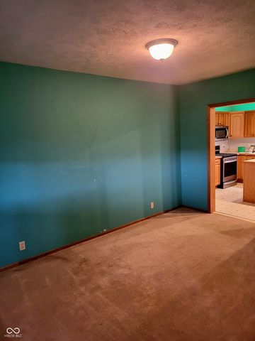 2554 S Barker Road, Veedersburg, IN 47987