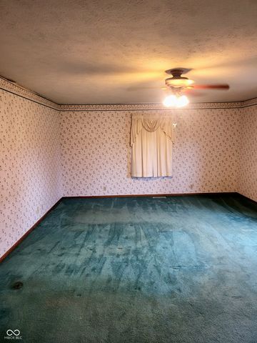 2554 S Barker Road, Veedersburg, IN 47987