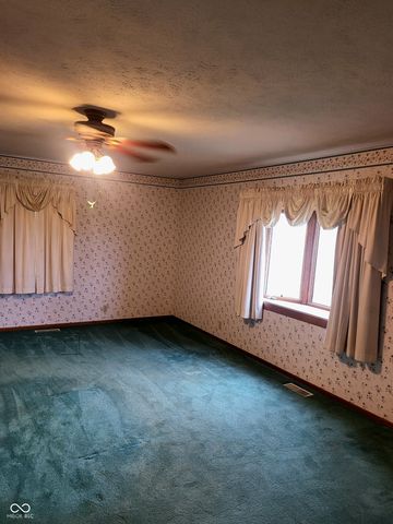 2554 S Barker Road, Veedersburg, IN 47987