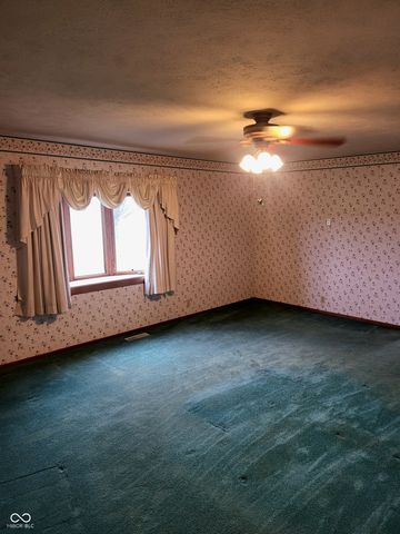 2554 S Barker Road, Veedersburg, IN 47987