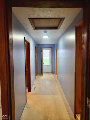 2554 S Barker Road, Veedersburg, IN 47987