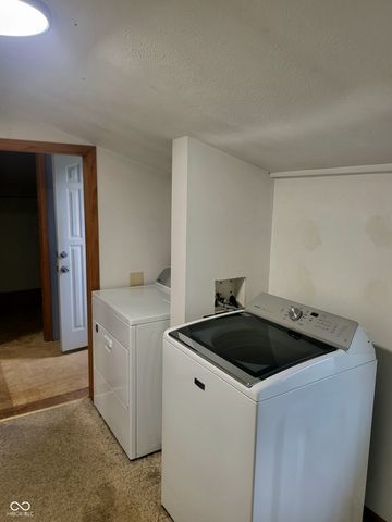 2554 S Barker Road, Veedersburg, IN 47987