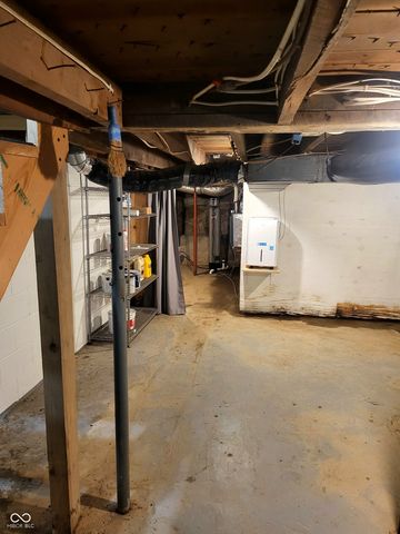 2554 S Barker Road, Veedersburg, IN 47987