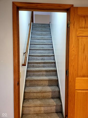 2554 S Barker Road, Veedersburg, IN 47987