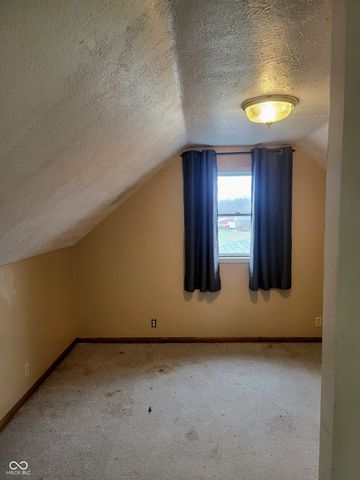 2554 S Barker Road, Veedersburg, IN 47987