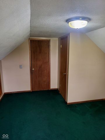 2554 S Barker Road, Veedersburg, IN 47987