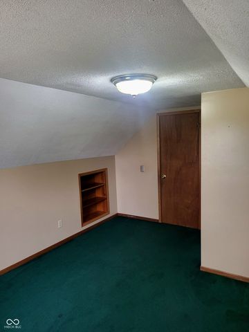 2554 S Barker Road, Veedersburg, IN 47987