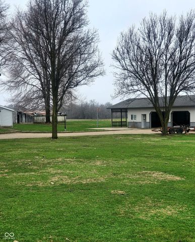 2554 S Barker Road, Veedersburg, IN 47987