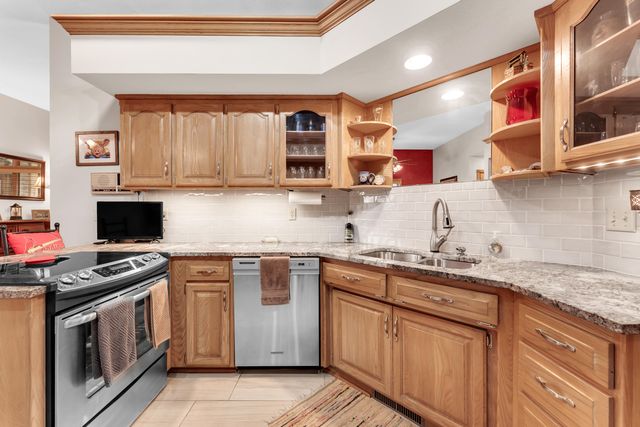 709 W Jackson Avenue, Nixa, MO 65714