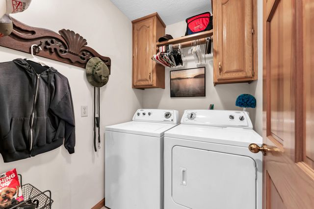 709 W Jackson Avenue, Nixa, MO 65714