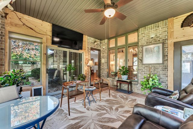 709 W Jackson Avenue, Nixa, MO 65714