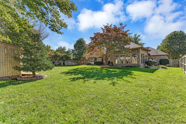 709 W Jackson Avenue, Nixa, MO 65714