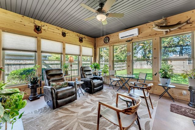 709 W Jackson Avenue, Nixa, MO 65714