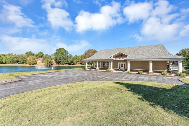 709 W Jackson Avenue, Nixa, MO 65714