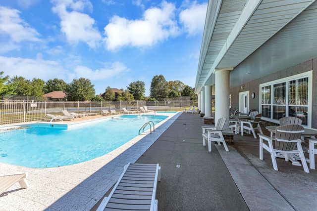 709 W Jackson Avenue, Nixa, MO 65714