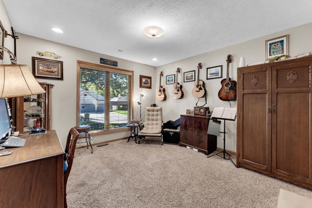 709 W Jackson Avenue, Nixa, MO 65714