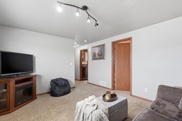 951 ZIEBACH ST, Rapid City, SD 57703