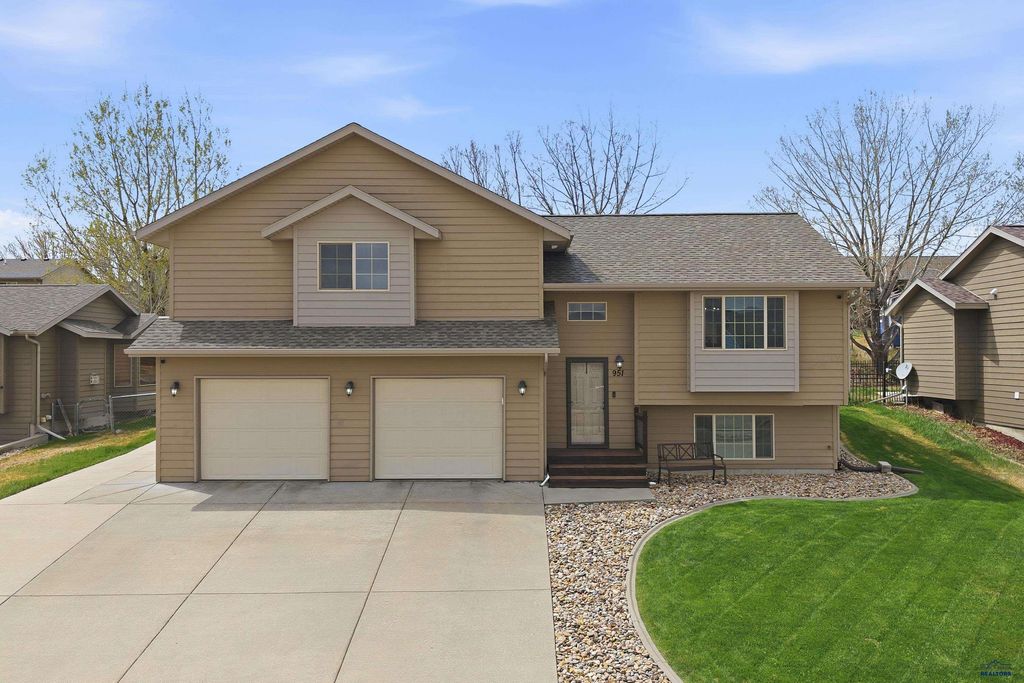 951 ZIEBACH ST, Rapid City, SD 57703