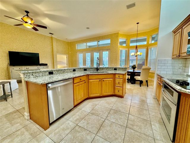 307 9TH AVENUE E, Palmetto, FL 34221