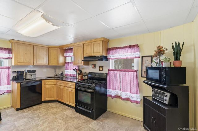 2097 Washington Avenue, Seaford, NY 11783