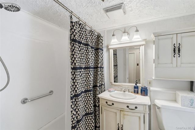 2097 Washington Avenue, Seaford, NY 11783