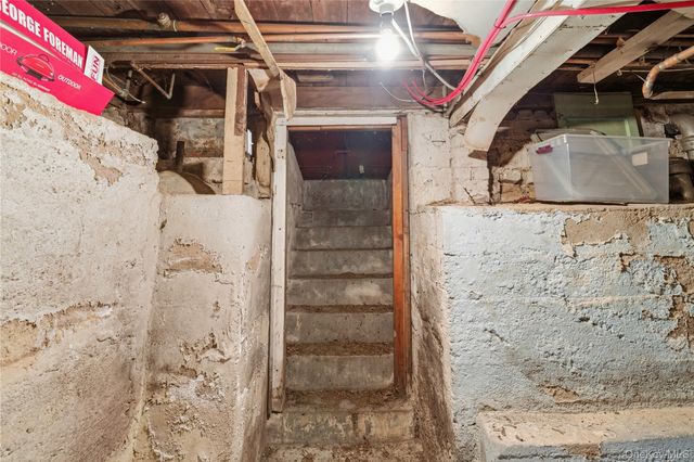 2097 Washington Avenue, Seaford, NY 11783