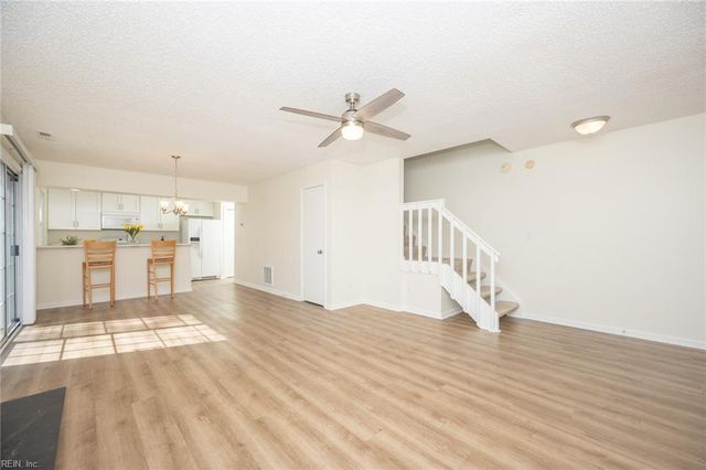 600 Butterwick CT, Chesapeake, VA 23320