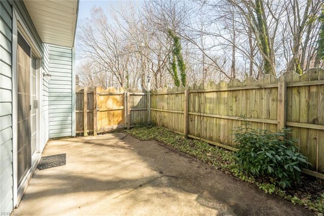 600 Butterwick CT, Chesapeake, VA 23320