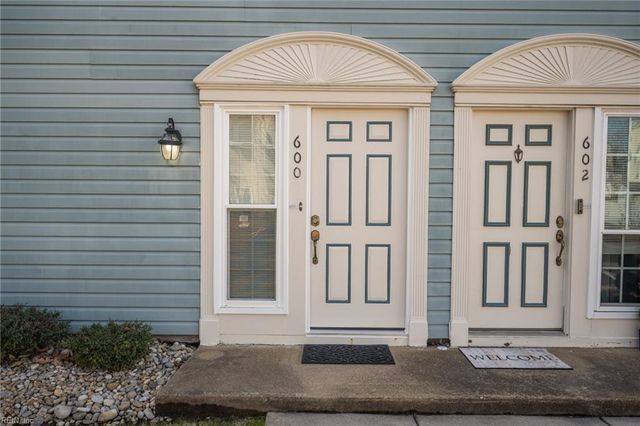 600 Butterwick CT, Chesapeake, VA 23320