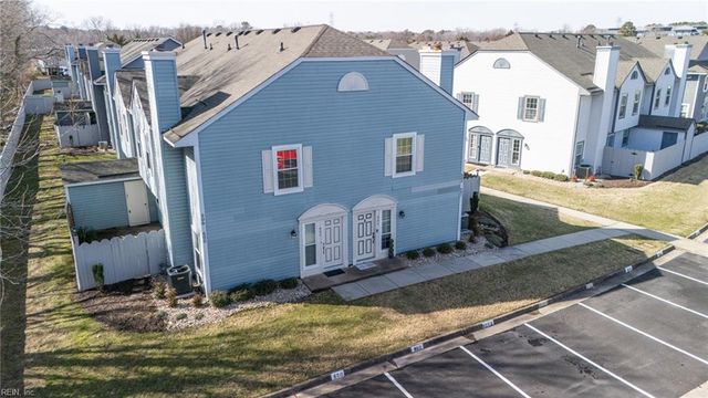 600 Butterwick CT, Chesapeake, VA 23320