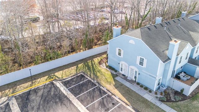 600 Butterwick CT, Chesapeake, VA 23320