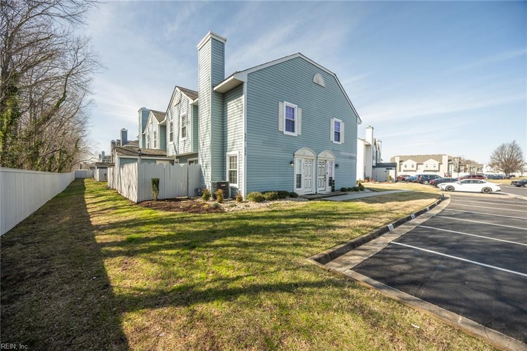 600 Butterwick CT, Chesapeake, VA 23320