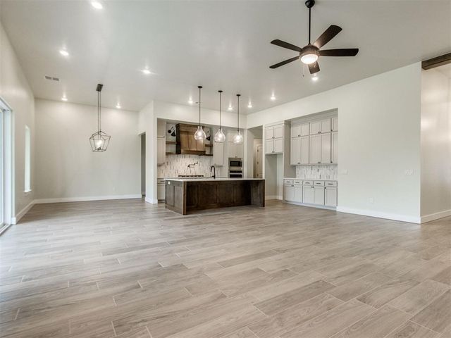 4025 Great Redwood Road, Newcastle, OK 73072