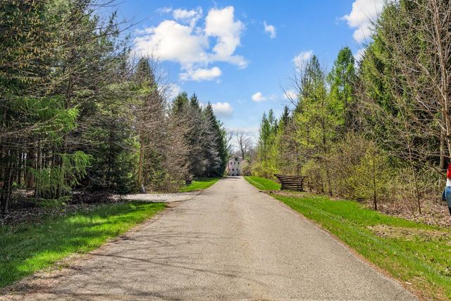 26619 Washington AVENUE, Waterford, WI 53185