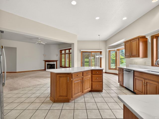 1908 Bent Tree Court, Auburn, IN 46706