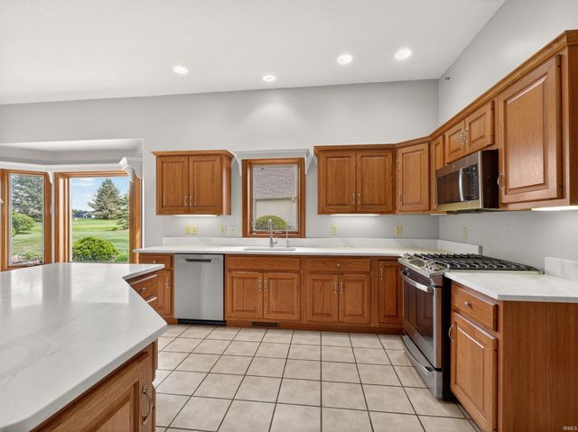 1908 Bent Tree Court, Auburn, IN 46706