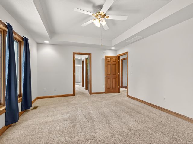 1908 Bent Tree Court, Auburn, IN 46706