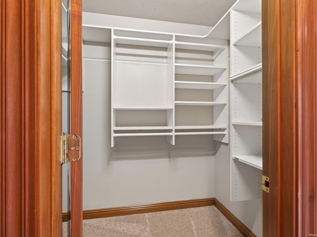 1908 Bent Tree Court, Auburn, IN 46706