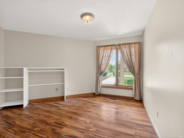 1908 Bent Tree Court, Auburn, IN 46706