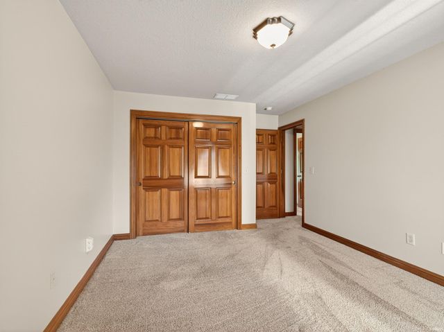 1908 Bent Tree Court, Auburn, IN 46706
