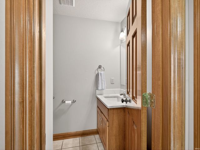 1908 Bent Tree Court, Auburn, IN 46706