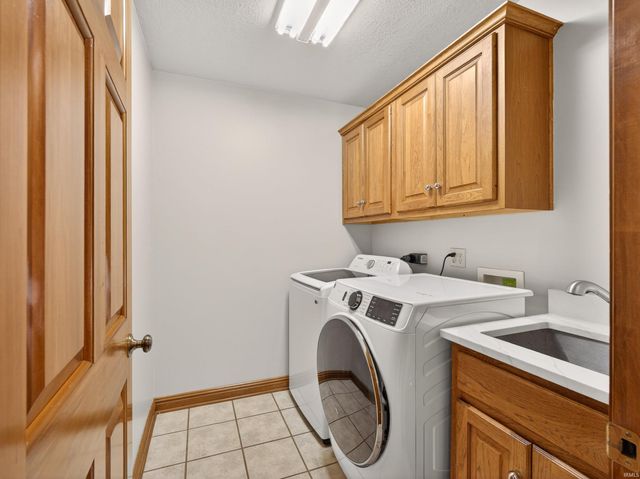 1908 Bent Tree Court, Auburn, IN 46706