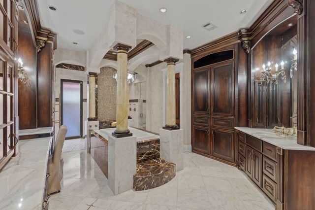 437 Admiral Court, Destin, FL 32541