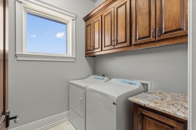437 Admiral Court, Destin, FL 32541